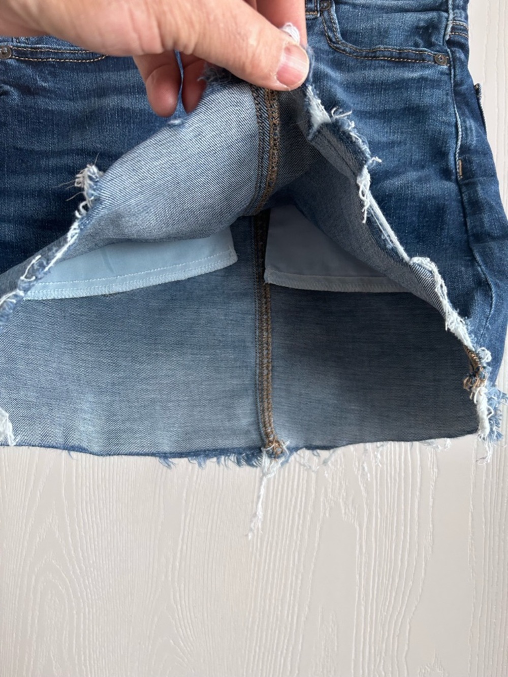 American Eagle Outfitters | Dark Blue Denim Frayed Mini Skirt | Size 00 - Picture 2 of 6
